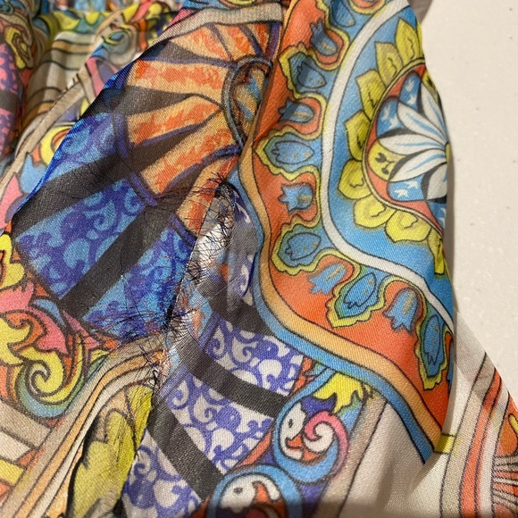 Vibrant design mini dress basically open back - Picture 4 of 6